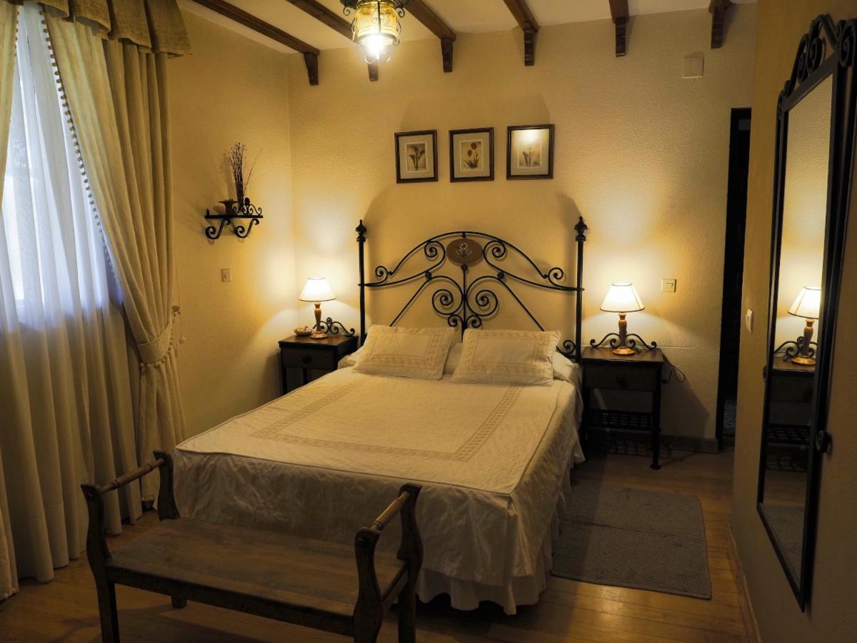 Hostal Almanzor Gredos Navarredonda de Gredos Dış mekan fotoğraf