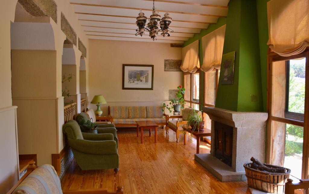 Hostal Almanzor Gredos Navarredonda de Gredos Dış mekan fotoğraf